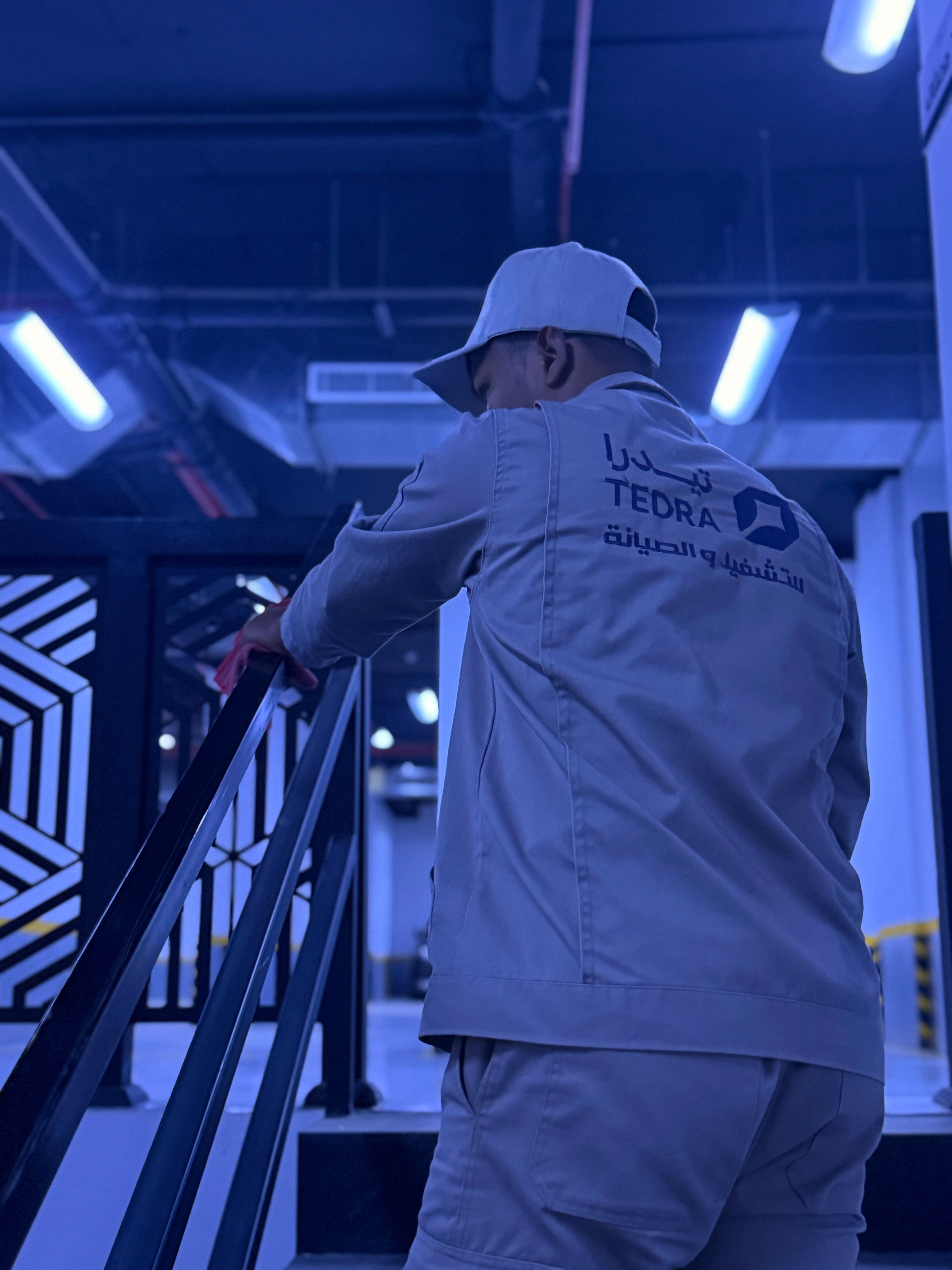 خدمات التنظيف والتعقيم الاحترافية